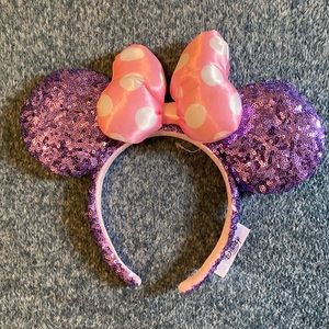 NWOT Disney parks Minnie ears - adult size